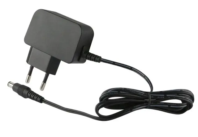 CHARGEUR- 220V-12V POUR IQUVLAMP (IQSTARTERKIT)
